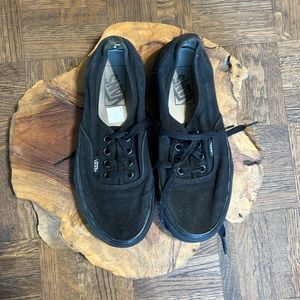 Black men’s vans size 4